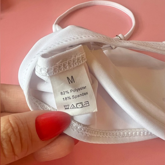 🤍 SOLD 🤍 Underwire Bikini Top - Picture 6 of 12